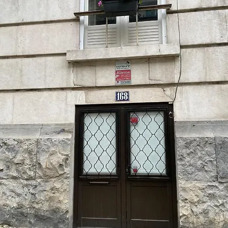 게스트하우스 Bordeaux M1 R3 - & Comfortable Double With Private Patio & Shared Bathroom 3*