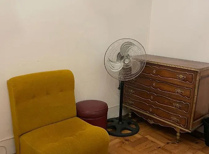 Bordeaux M1 R3 - & Comfortable Double With Private Patio & Shared Bathroom Guest house 3*