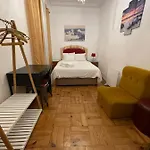 Bordeaux M1 R3 - & Comfortable Double With Private Patio & Shared Bathroom Guest house 3*
