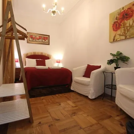 Bordeaux M1 R3 - & Comfortable Double With Private Patio & Shared Bathroom Guest house