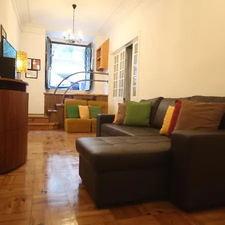 Bordeaux M1 R3 - & Comfortable Double With Private Patio & Shared Bathroom *