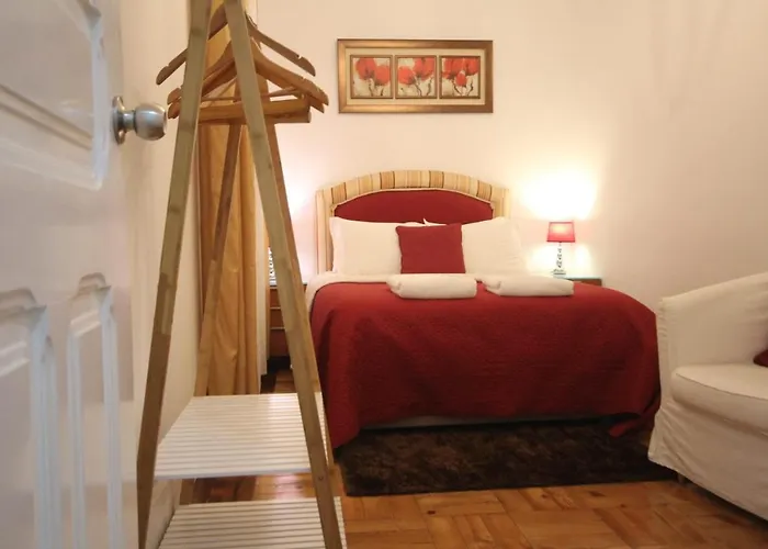 Bordeaux M1 R3 - & Comfortable Double With Private Patio & Shared Bathroom 3*