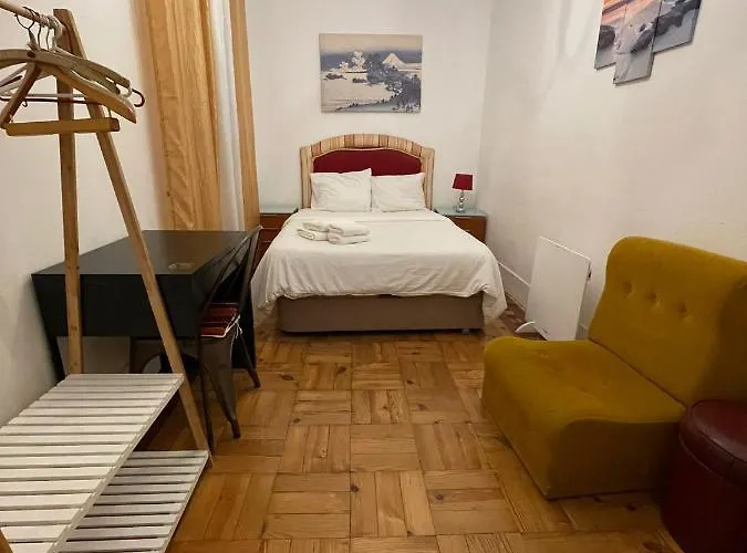 Bordeaux M1 R3 - & Comfortable Double With Private Patio & Shared Bathroom Gasthuis 3*